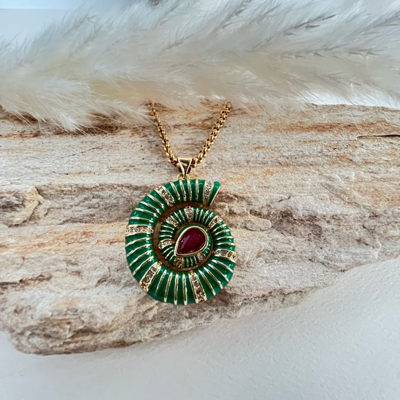 Marine Sea Nautilus Pendant Necklace - Statement Necklace - Elegant Necklace - Picture 7 of 16